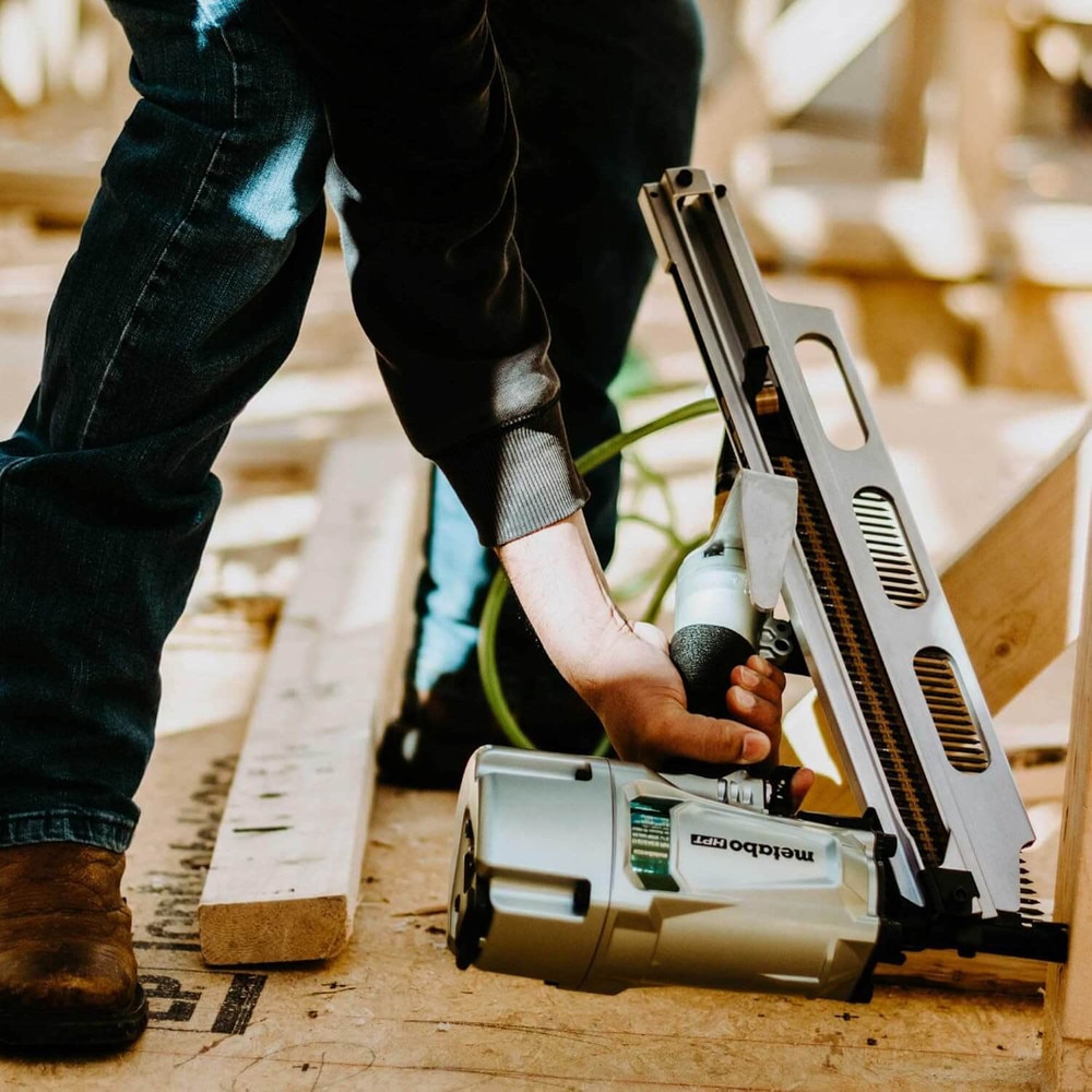 Metabo HPT 3-1/4 Inch 21-Degree Framing Nailer with Aluminum Magazine (NR83A5-S1) New 14