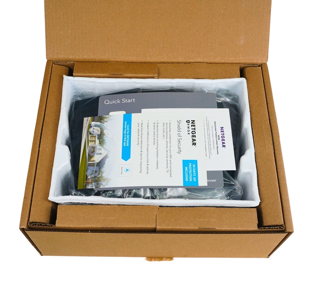 Netgear RAXE500 Nighthawk AXE11000 Wireless Tri-Band Gigabit Router (RAXE500-100NAR) Like New 6
